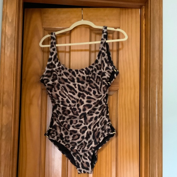 Carmen Marc Valvo U-Back Side-Zip One-Piece Swimsuit Leopard Sz 14 - Picture 3 of 10